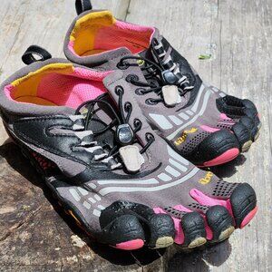 Vibram Fivefingers running shoes Pink/Black W3573 Size 40/9.5